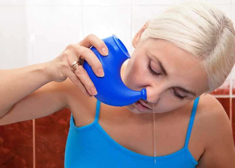 cách rửa mũi bằng bình neti pot