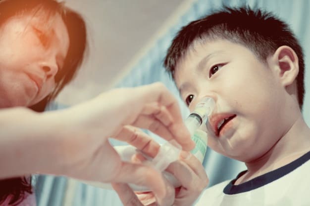 cách rửa mũi cho trẻ nhỏ